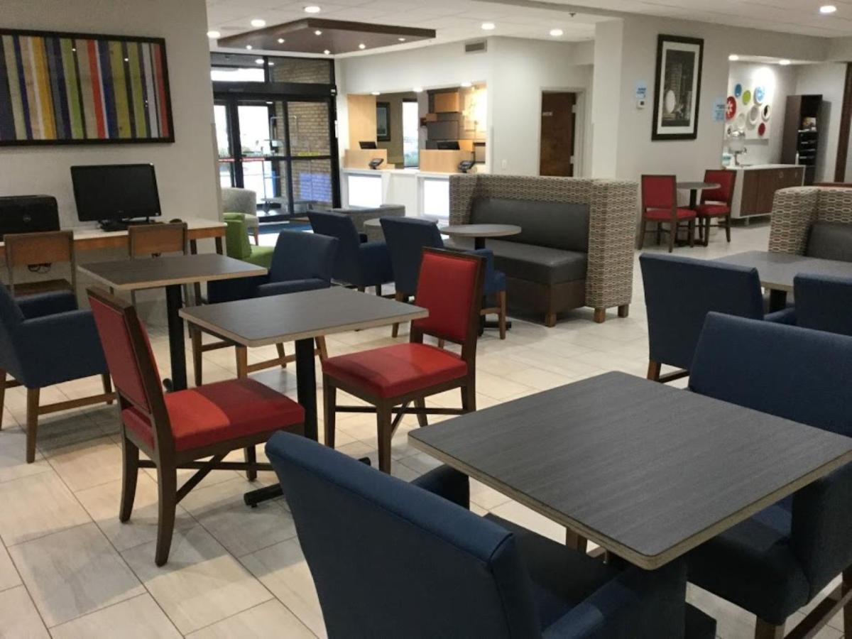 Holiday Inn Express Easton By Ihg Esterno foto