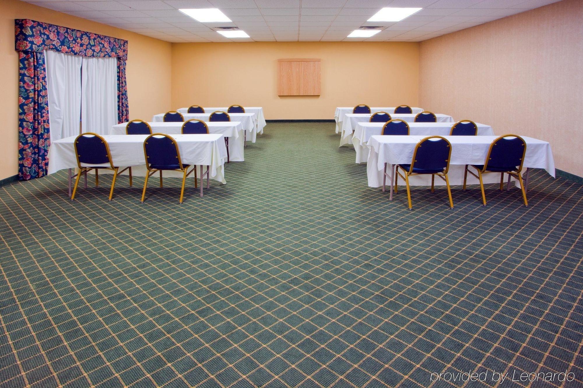 Holiday Inn Express Easton By Ihg Servizi foto
